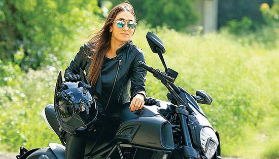 مصوبه صدور گواهینامه موتورسیکلت برای بانوان